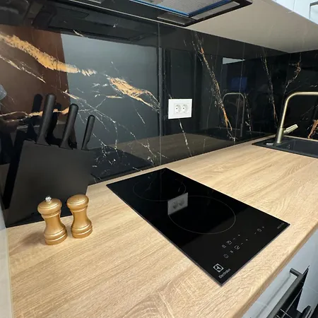 Westate Modern In Old Town - Free Parking Apartment *