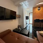 Westate Modern In Old Town - Free Parking 普拉