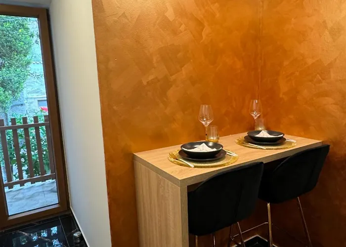 Westate Modern In Old Town - Free Parking 아파트 풀라