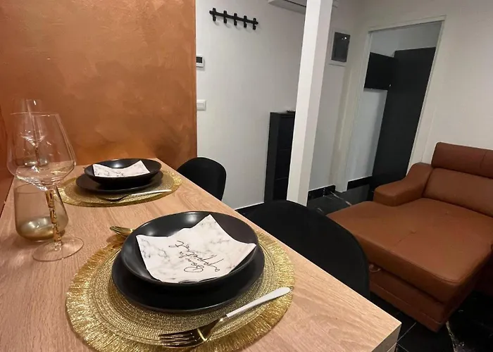 Westate Modern In Old Town - Free Parking 풀라