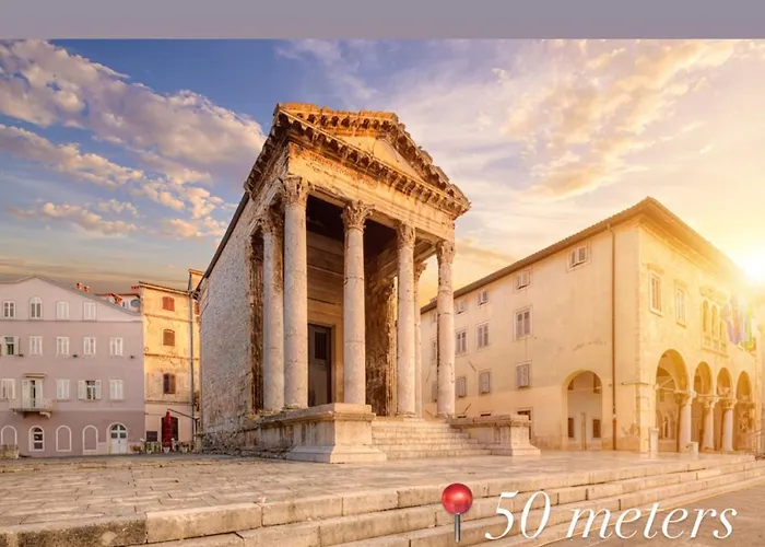 아파트 Westate Modern In Old Town - Free Parking 풀라